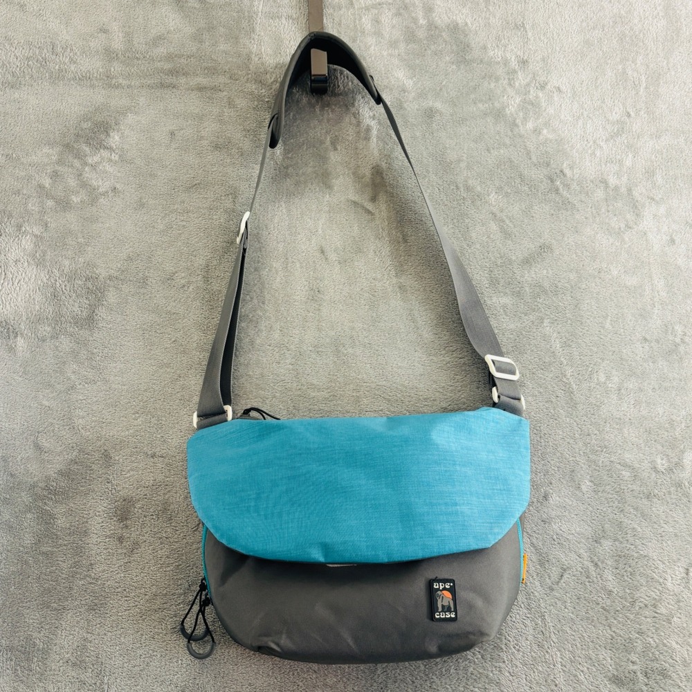 Ape Case AC580 Lifestyle Camera Tablet Shoulder Bag Teal Messenger Adjustable